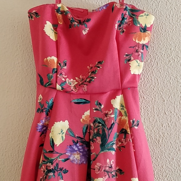 Strapless flare dress - Picture 2 of 5